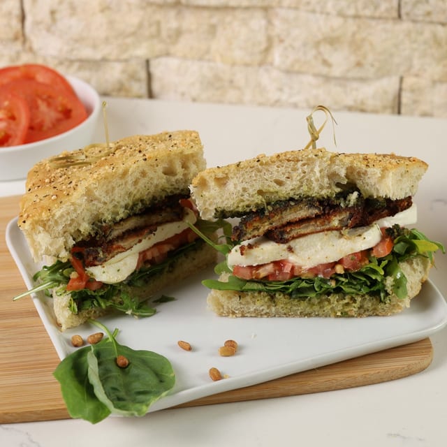 Focaccia Berenjena a la Parmesana.